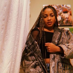 Meet your Posher, Mica